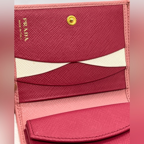Pre-loved Prada Saffiano Leather wallet - Picture 4 of 9